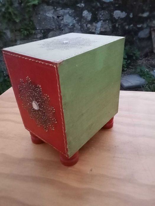 Vendo Caixa de Jóias Artesanal, Étnica, Hippie, Retro, Vintage