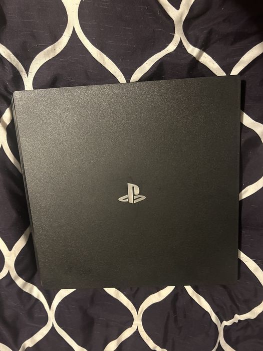Konsola Ps 4 pro 1tb
