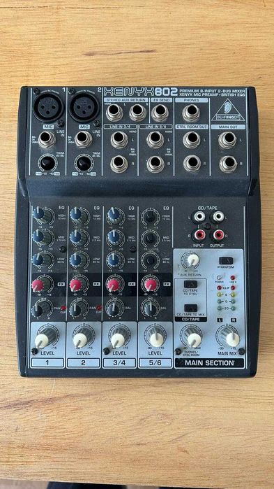 Mesa de mistura Behringer XENYX 802