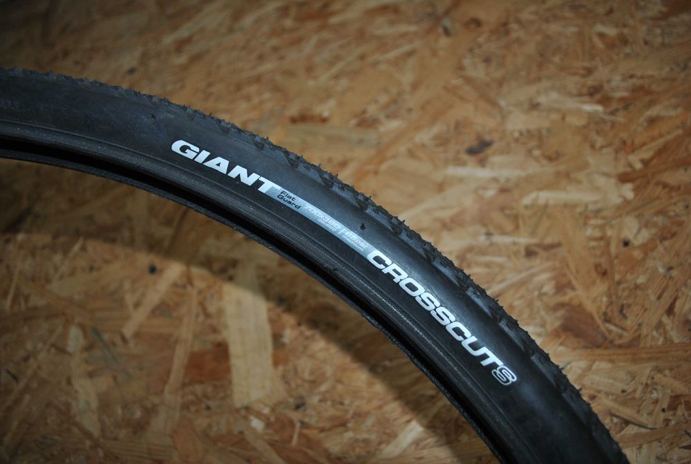 Nowa Opona Giant Crosscut Gravel 2 700x38C