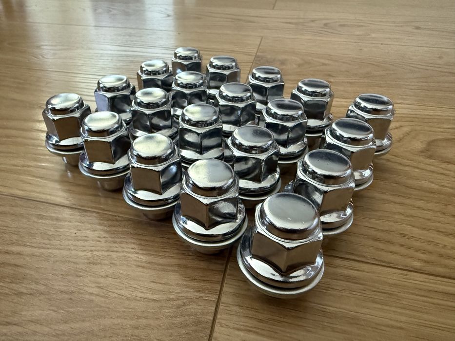 Nakrętki do oryginalnych felg aluminiowych Lexus  Toyota / NOWE / Toyota OE / 20 sztuk/ M12x1,5