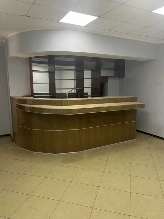 Здам в оренду комерційне приміщення в центрі міста (100–180 м²) 1й пов