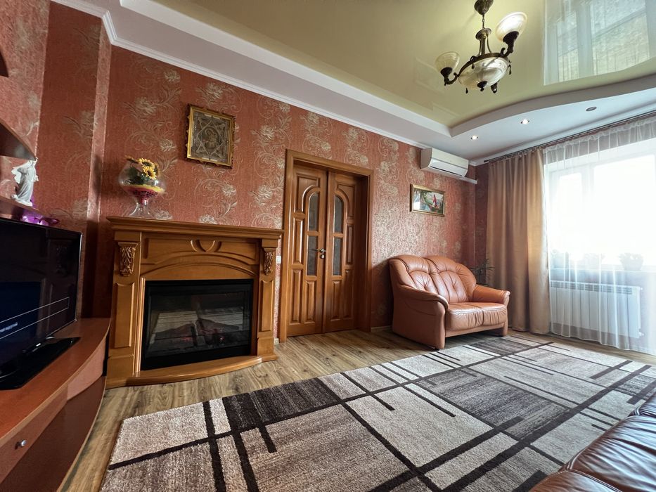 Продам якісний будинок з каміном, лазнею та альтанкою