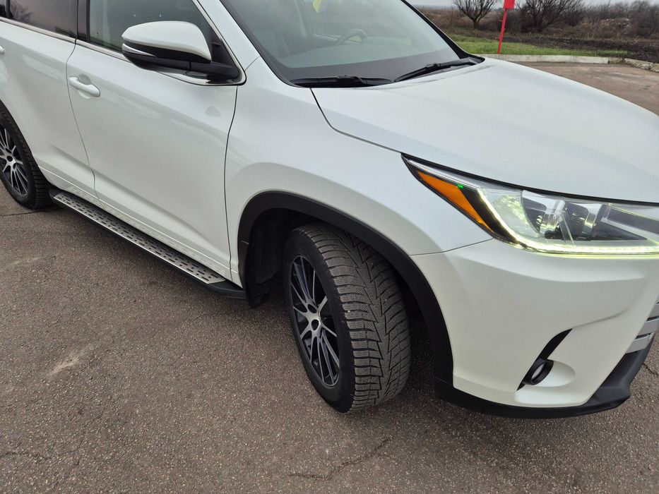 Продам Toyota Highlander