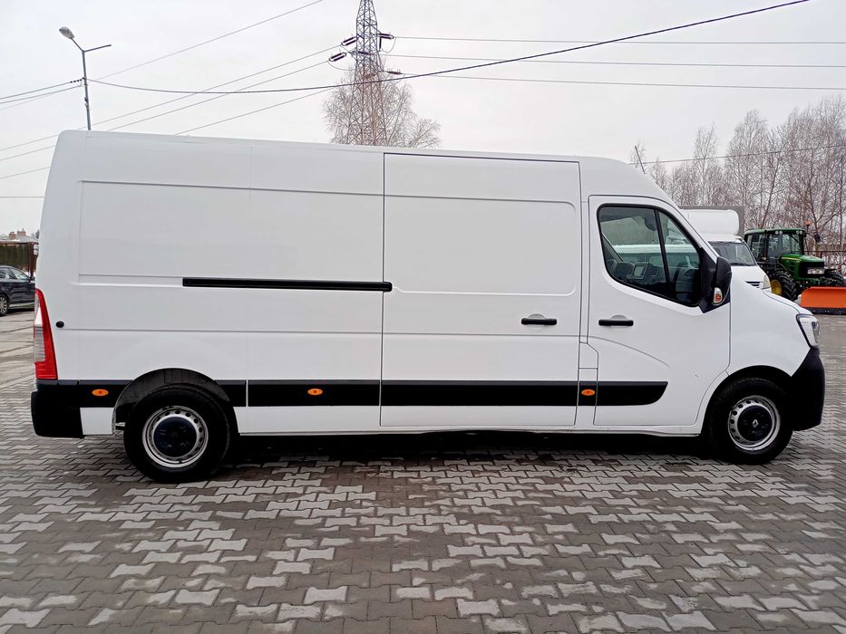 Wynajem busa/Renault Master/ Rok produkcji 2021/ 3 osobowy/L3H2/dCI/