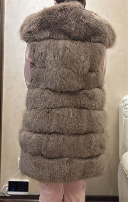 Продам натуральну желетку з песця