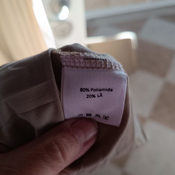 Vestido comprido preto e bege