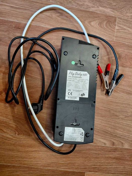 Инвертор ИБП Riello Plug Dialog 600, 12 - 220V,335W від аккумулятора