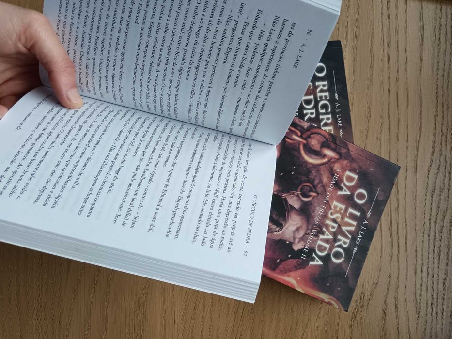 A Idade das Trevas - de A.J. Lake