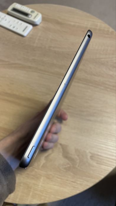 Ipad 5 Space Gray Wi Fi 9.7