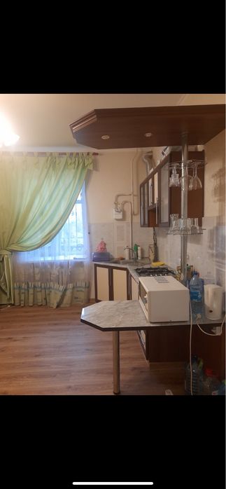 Продаю двухкомнатную в старом центре
