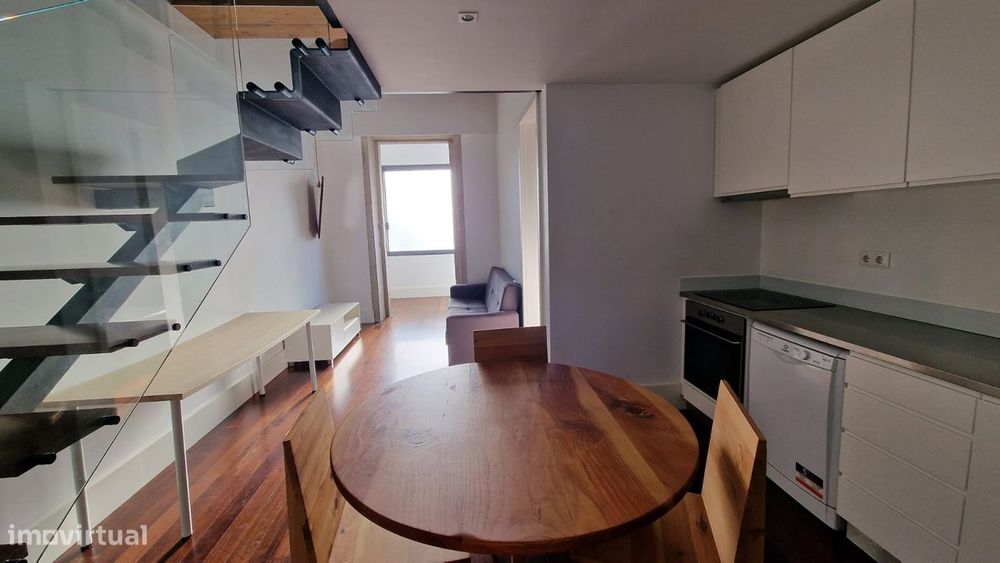 Apartamento T2 Mezanine ao metro Trindade