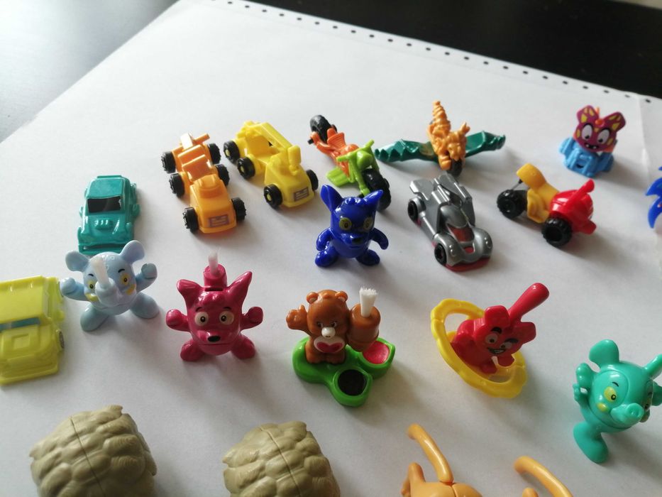 Zabawki z Kinder Niespodzianka bez karteczek