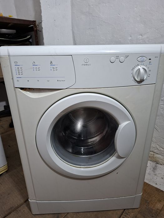 Пральна машина Indesit