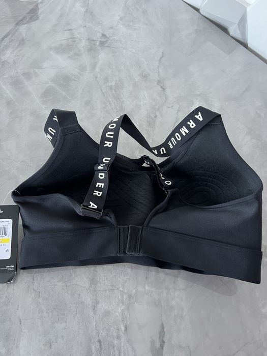 Under Armour • Жіночий  спортивний  чорний топ