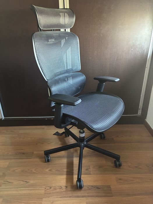 Cadeira de escritório ergonómica de malha com suporte lombar, encosto alto, apoio braços ajustavel