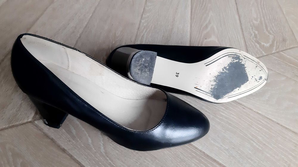 Buty czarne na obcasie