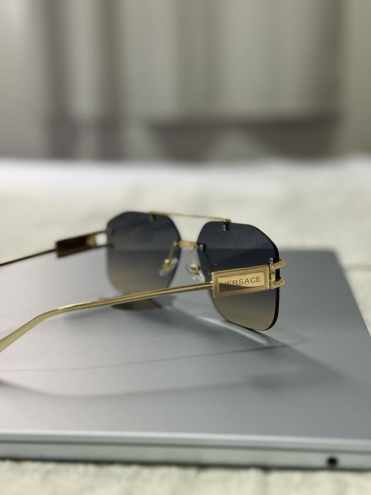 Oculos Vesasse dourado NOVO