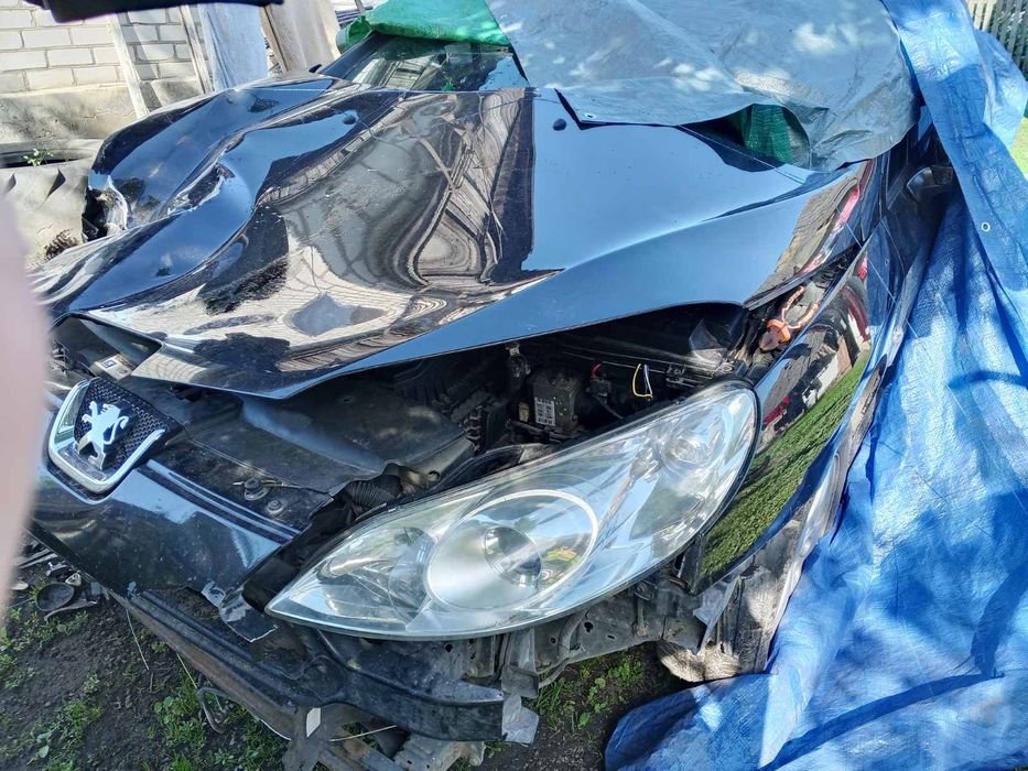 Продам терміново, автомобіль на ходу.