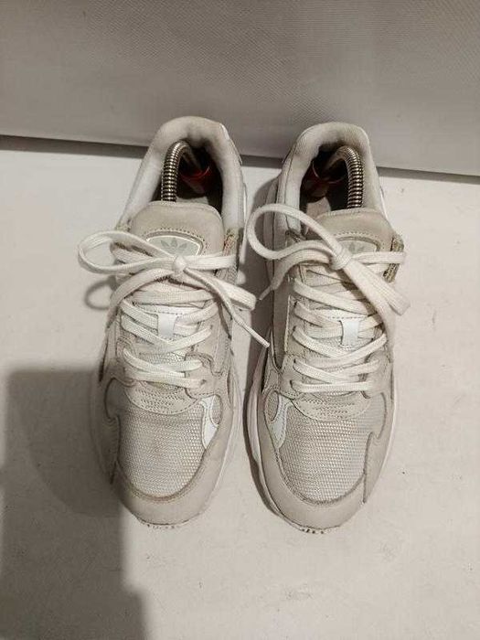 Кросівки жіночі Adidas Falcon w білі B28128 розмір 42: 1 850 грн