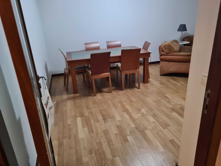 Apartamento T2 na Rua do Conde de Campo Bello 105