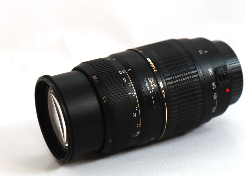 Lente Tamron AF 70-300mm LD Di TELE-MACRO SEM FOCO