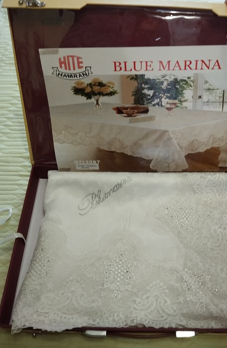 Красивая скатерть. Размер 160 на 240. Смотрите все фото.