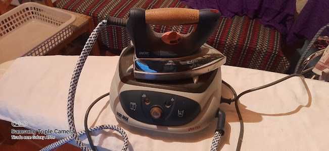 arca frigorífica, máquina de café, ferro de engomar com caldeira