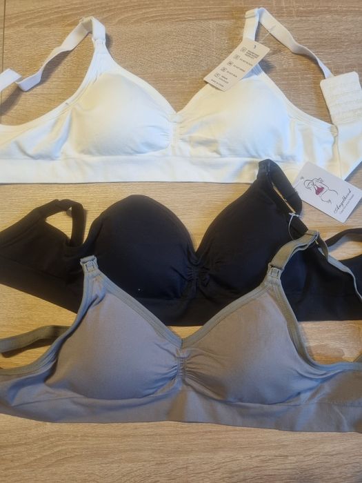 Staniki rozmiar s 3 sztuki