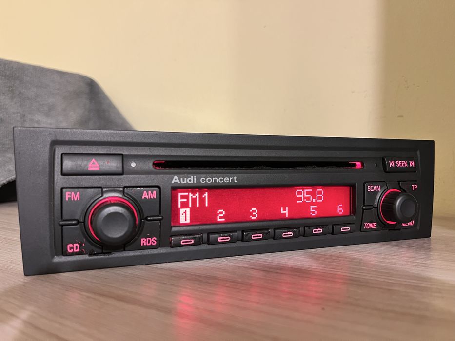 Radio Audi Concert 2 A3 8P- sprawne , z kodem