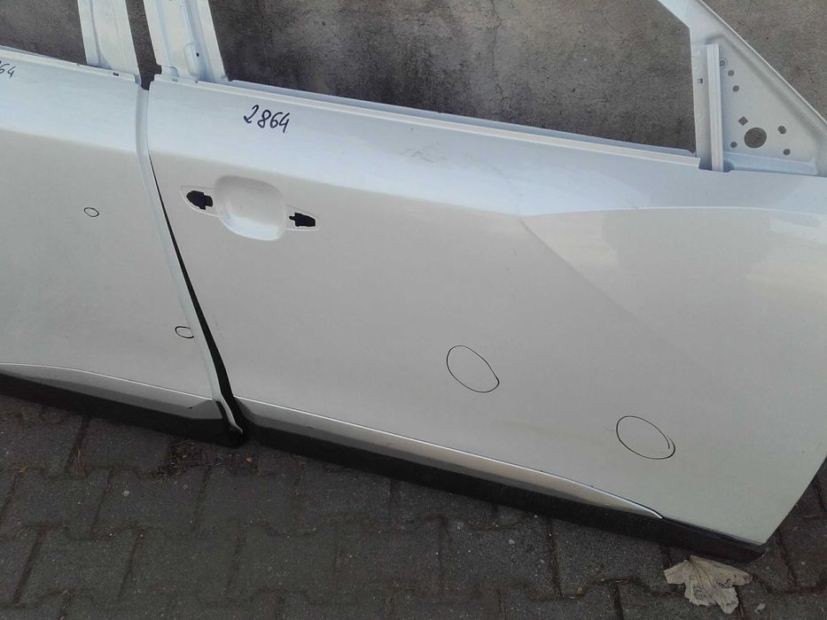 Drzwi prawa strona Peugeot 2008 nowy model biała perła nr2864