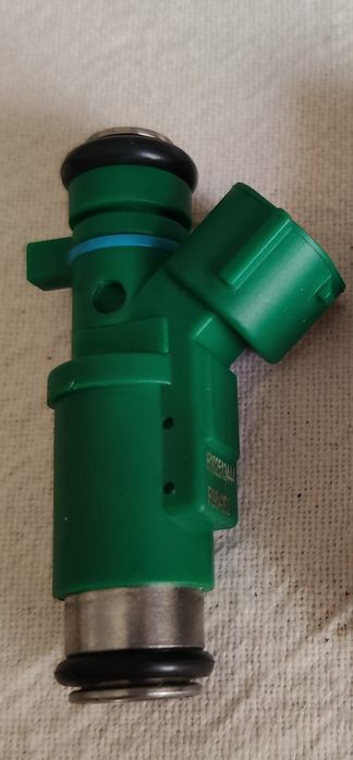 Conjunto (Kit) de 4 injectores a gasolina  Ref. OEM F198400J-4