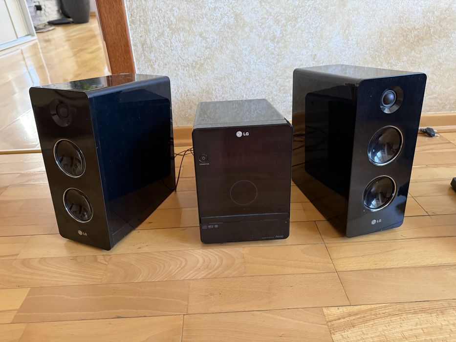 Wierza stereo LG