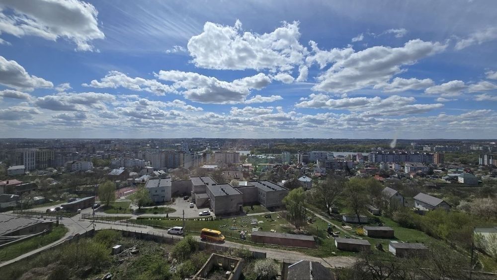 3к Виставка Щербакова панорамний вид 63,7м² 8/9