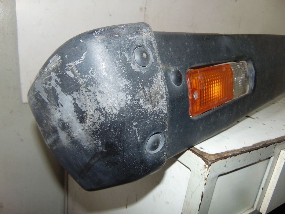 Datsun urvan para-choques