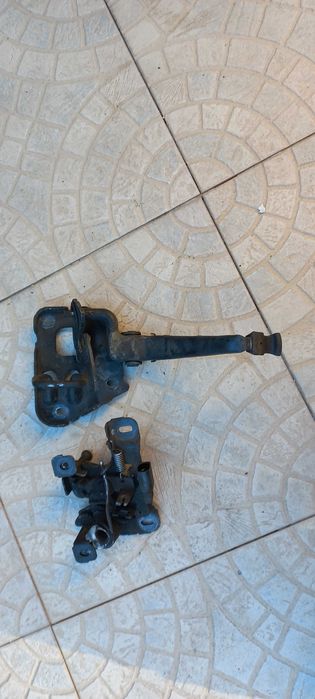 Fecho do Capô e Fecho da Frente em Fibra Audi A4 B5 8D 1994 a 2001 Original