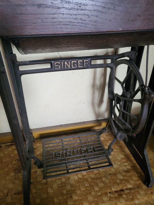 Sprzedam maszynę do szycia Singer