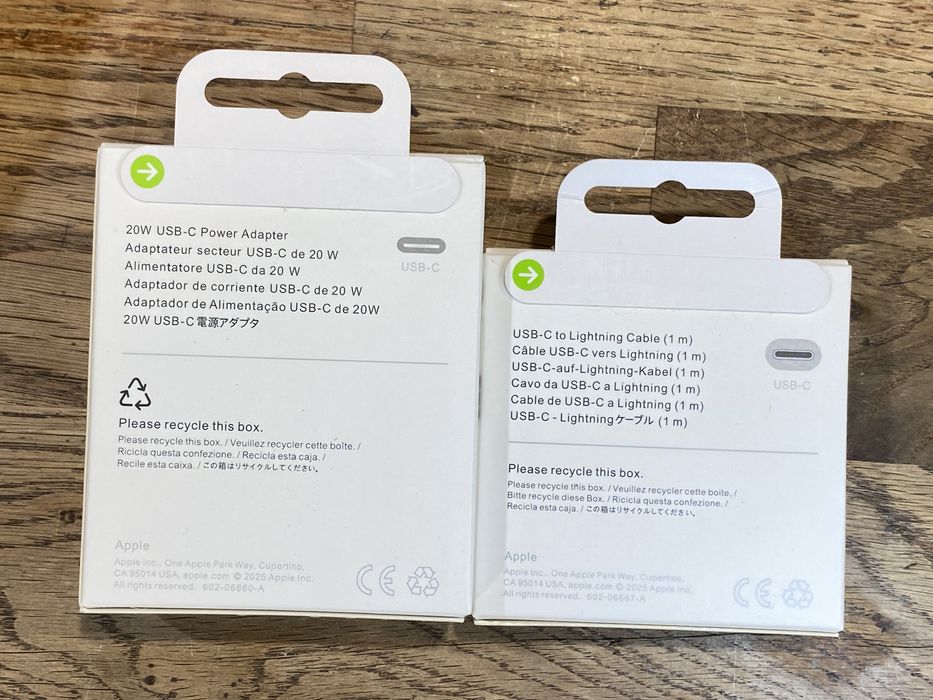 комплект Apple: Зарядка 20W + Кабель USB-C to Lightning