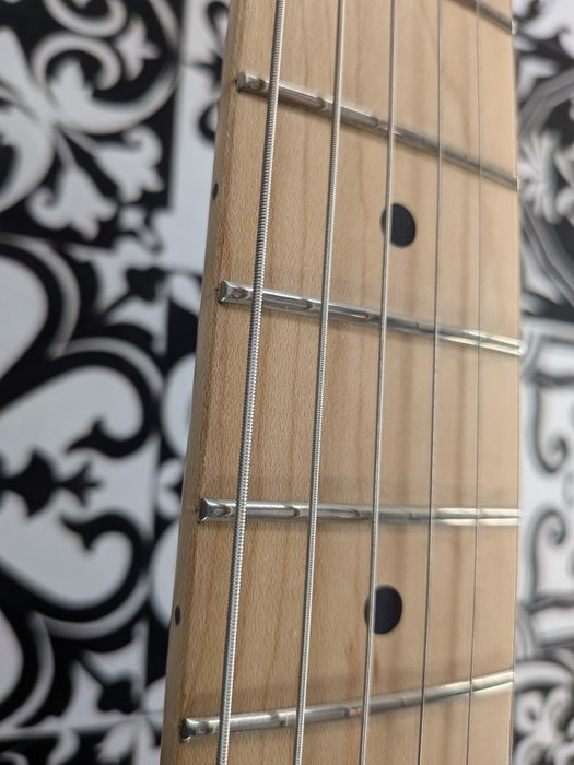 Guitarra Elétrica - Ajustes • Reparações • Mods • Eletrónica

A tua gu