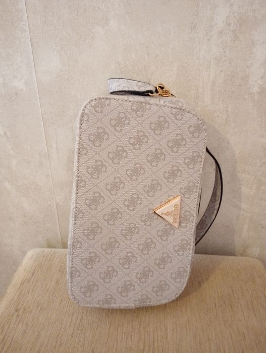 Bolsa para maquilhagem Guess