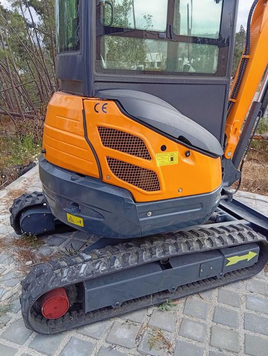Máquina giratória kubott duas toneladas e meia