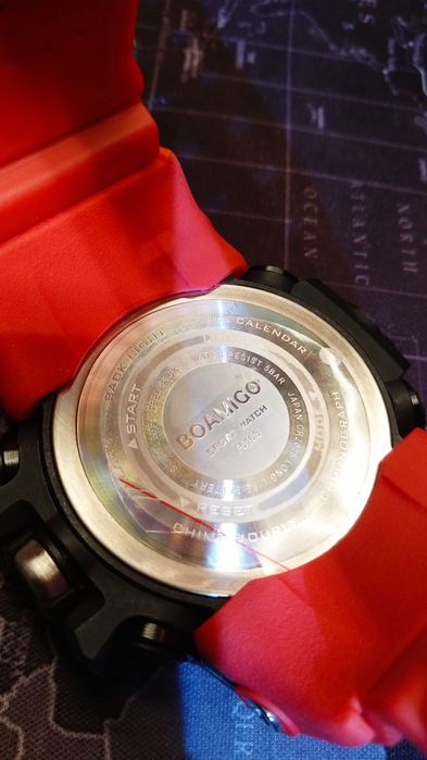 Наручные часы электронные.