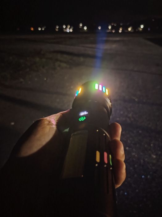 CB311Y – Lanterna Potente com Feixe de~ 600 m, Powerbank e Isqueiro In