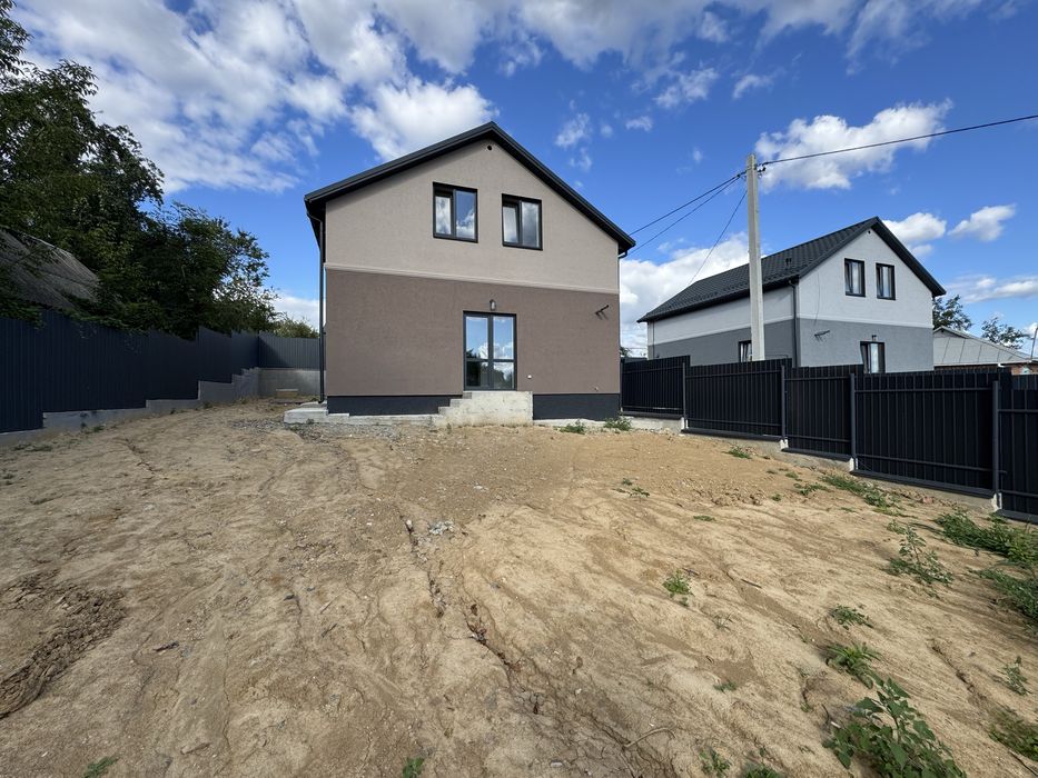 Продам чистовий будинок у Зарванцях. Газ