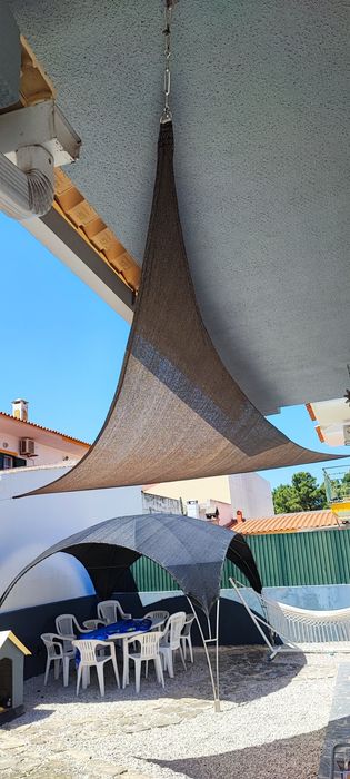 Toldo triangular  (Vela de sombra) castanho 4.80m x 4.80m x 6.80m