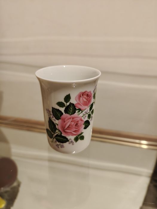 Piękny wazon Royal róże