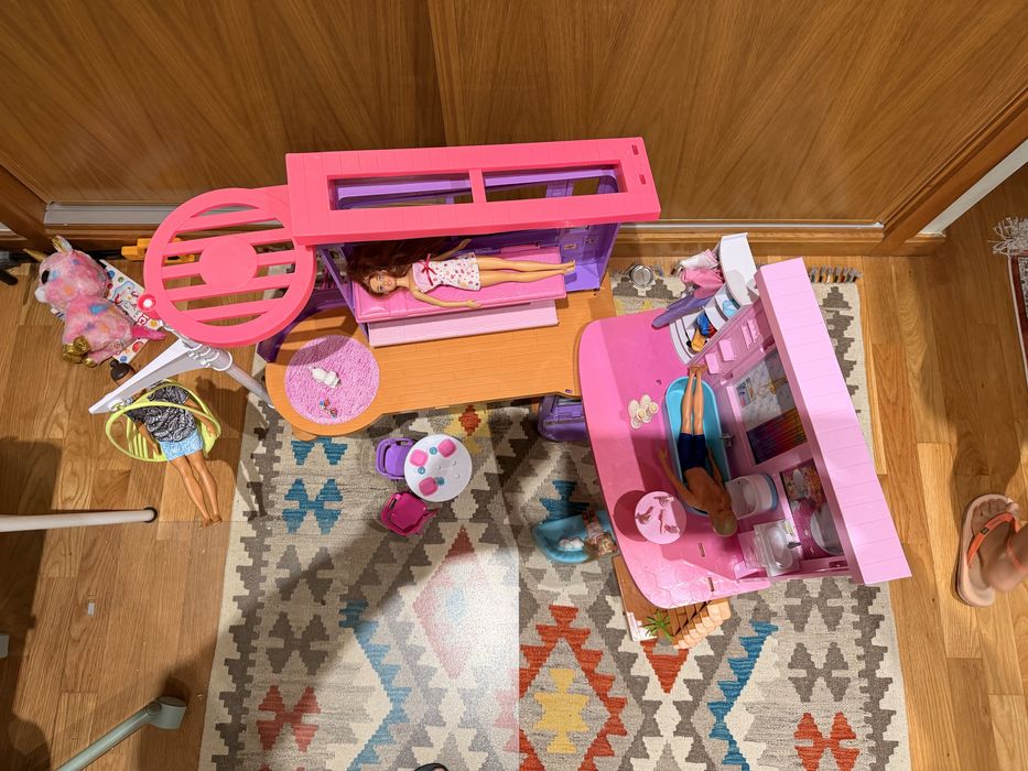 Casa da Barbie com bonecos