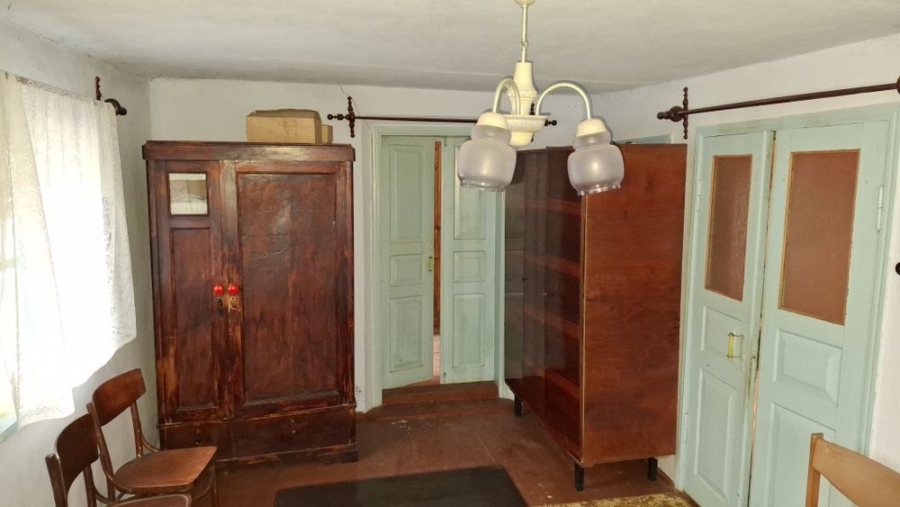 Хата в с.Комарівці будинок