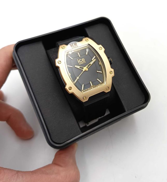 Złoty zegarek Ice-Watch – nowy, elegancki, idealny na prezent