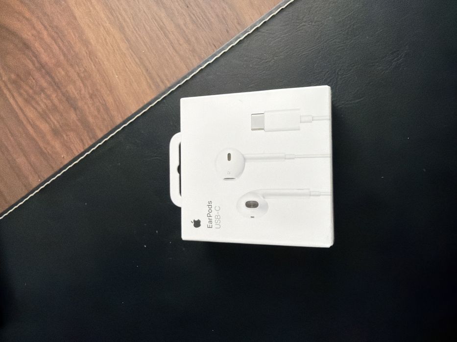 Apple EarPods (usb-c}